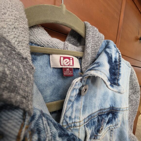 L.E.I.  Jean Jacket Juniors Medium Cropped Stonewash Sweatshirt Sleeves Hood - Picture 6 of 10